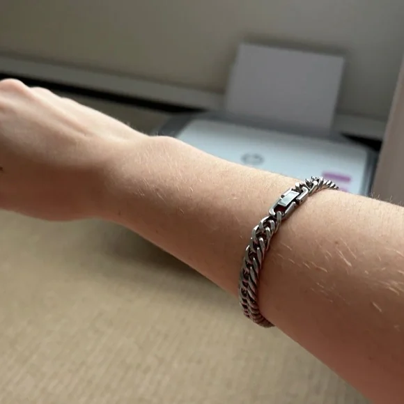 Diamond Quality Jewelry Chain Bracelet - Picture 6 of 8